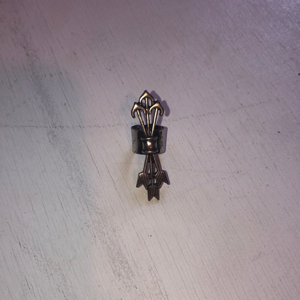 Ear cuff
